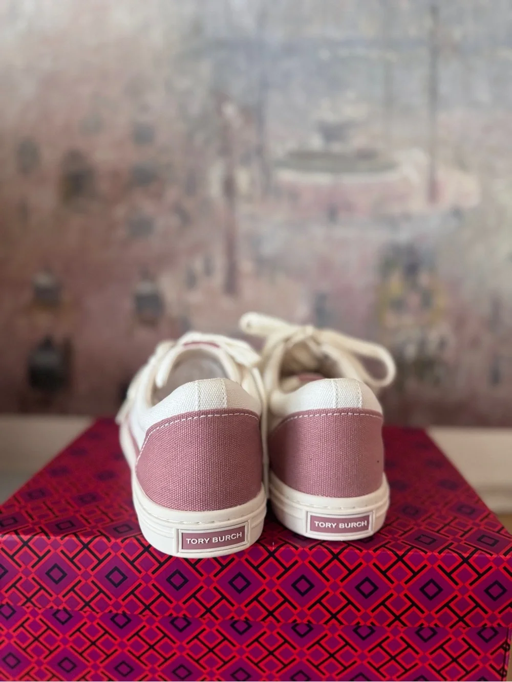 NIB Tory Burch Women's Cream & Dusty Rose Low-Top Sneakers - Size 7M